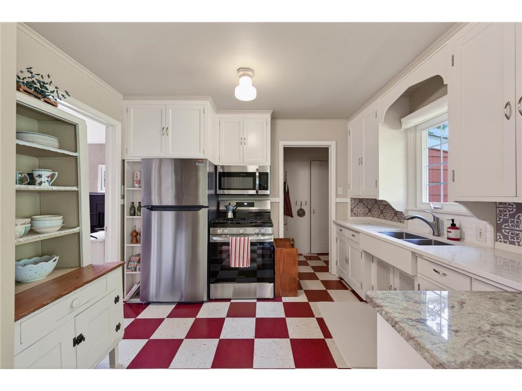 1068 Summit Avenue South Saint Paul MN 55075 - Mississippi 7079891 image14