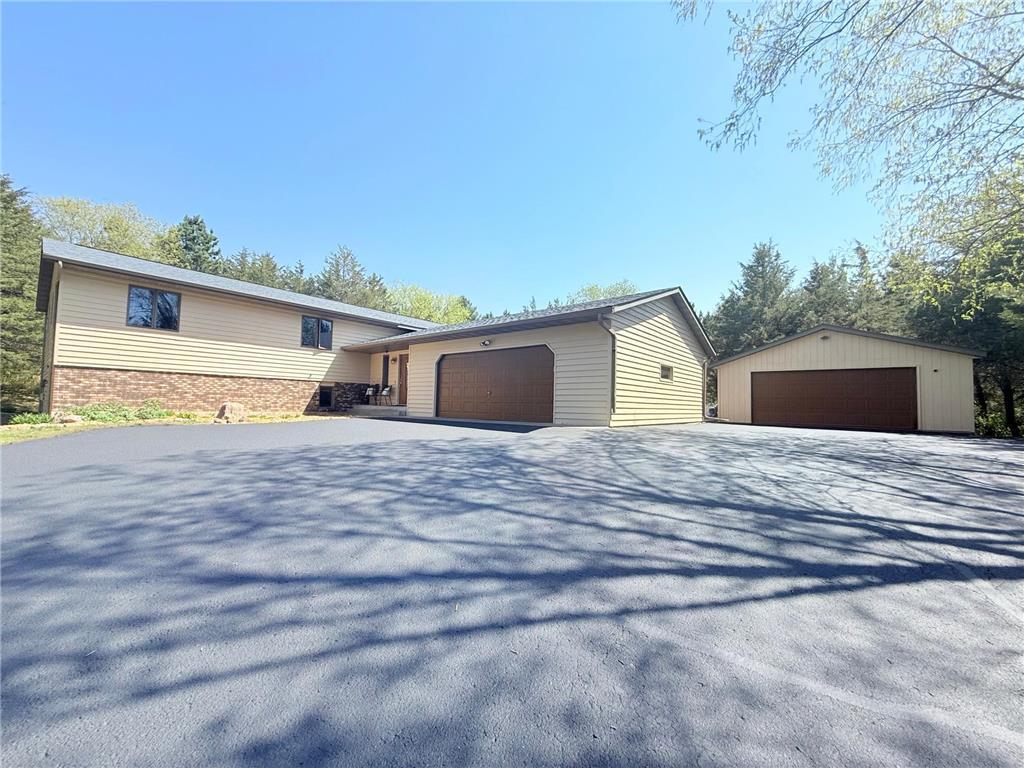 1069 Hunter Ridge Hudson WI 54016 6814122 image1