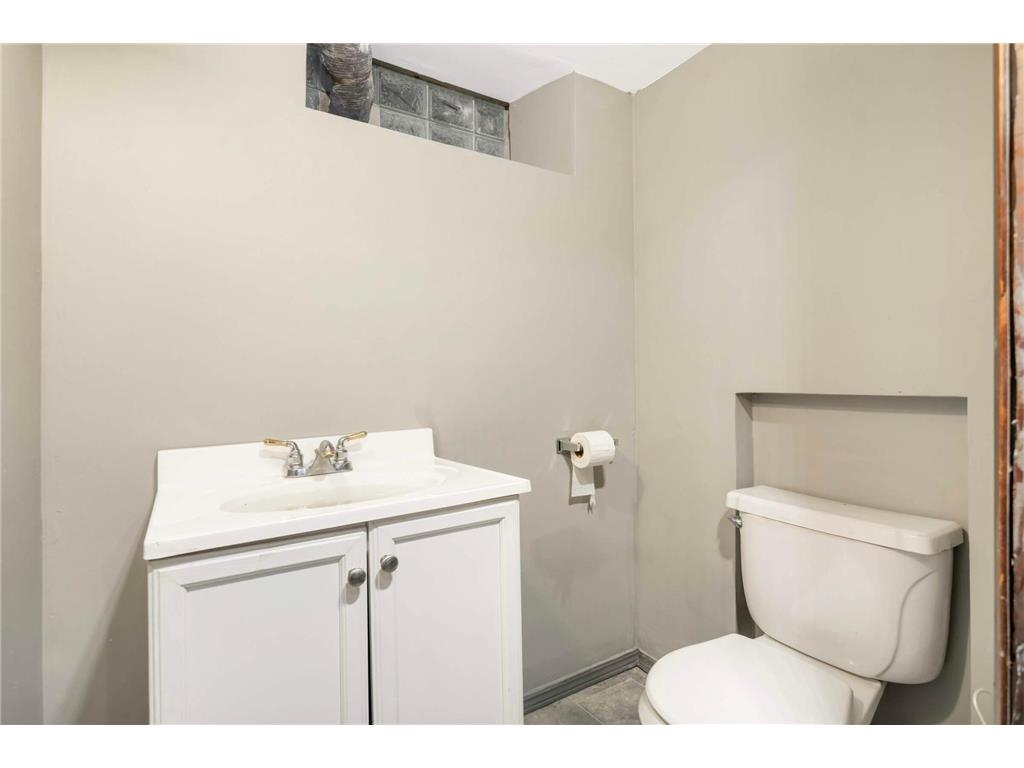 1069 Laurel Avenue Saint Paul MN 55104 7025627 image23