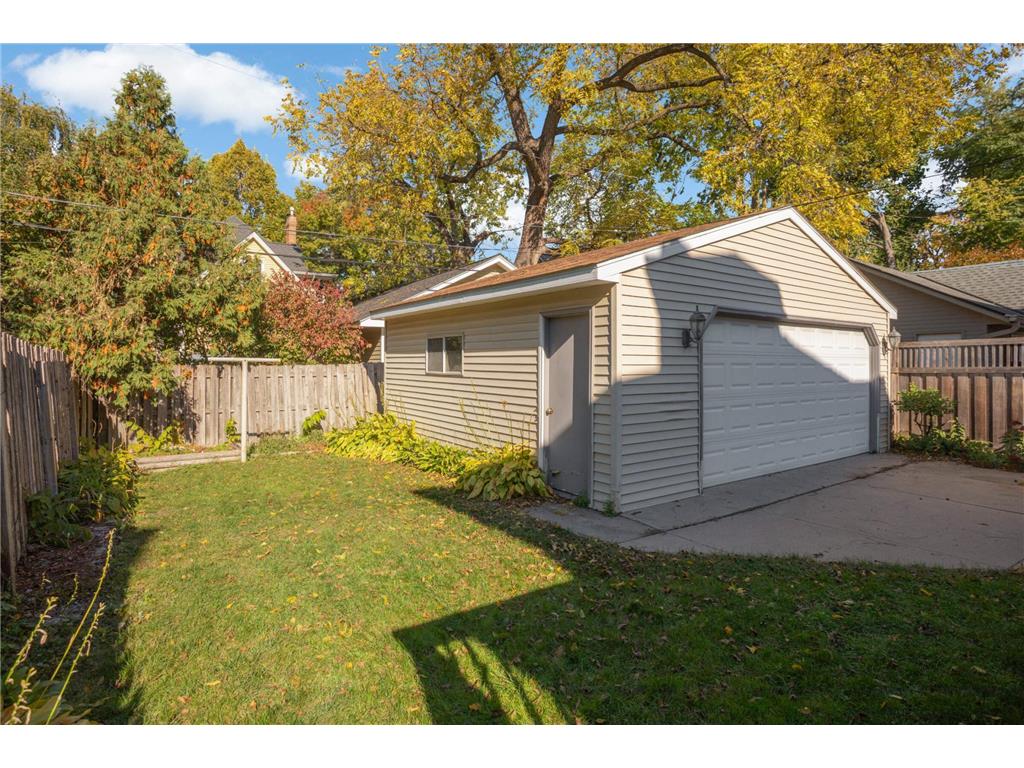 1069 Laurel Avenue Saint Paul MN 55104 7025627 image24