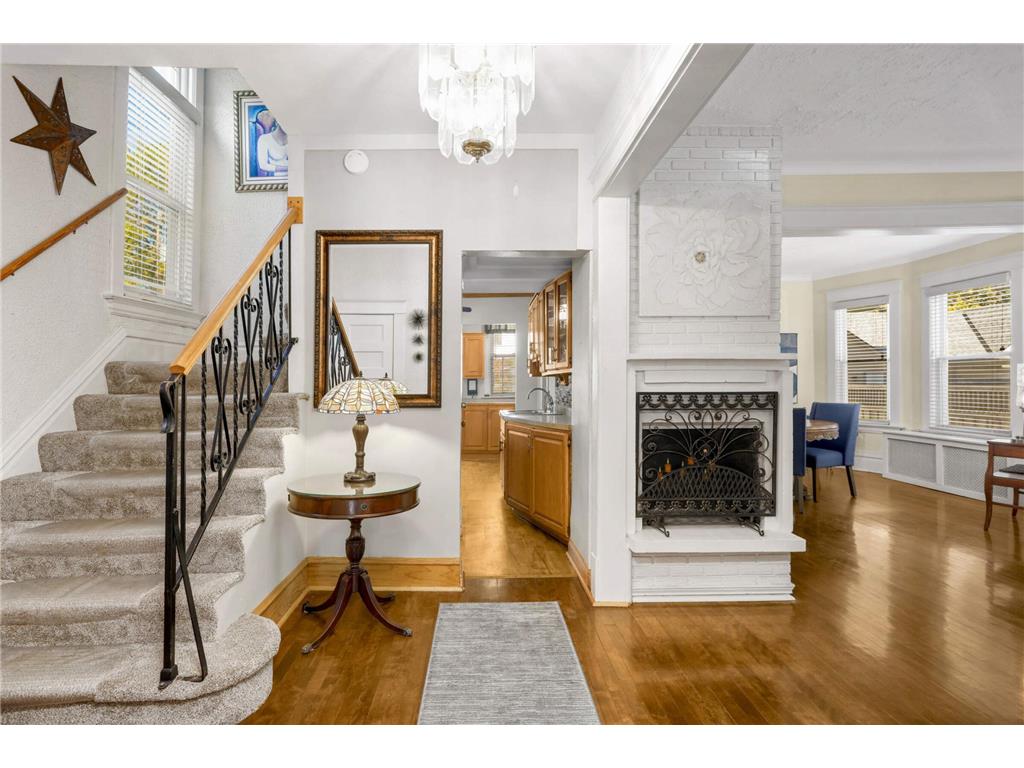 1069 Laurel Avenue Saint Paul MN 55104 7025627 image4