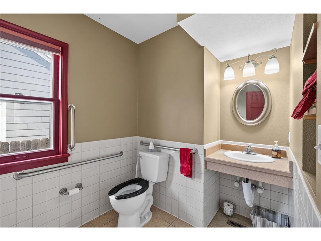 1069 S Robert Street West Saint Paul MN 55118 7094862 image22