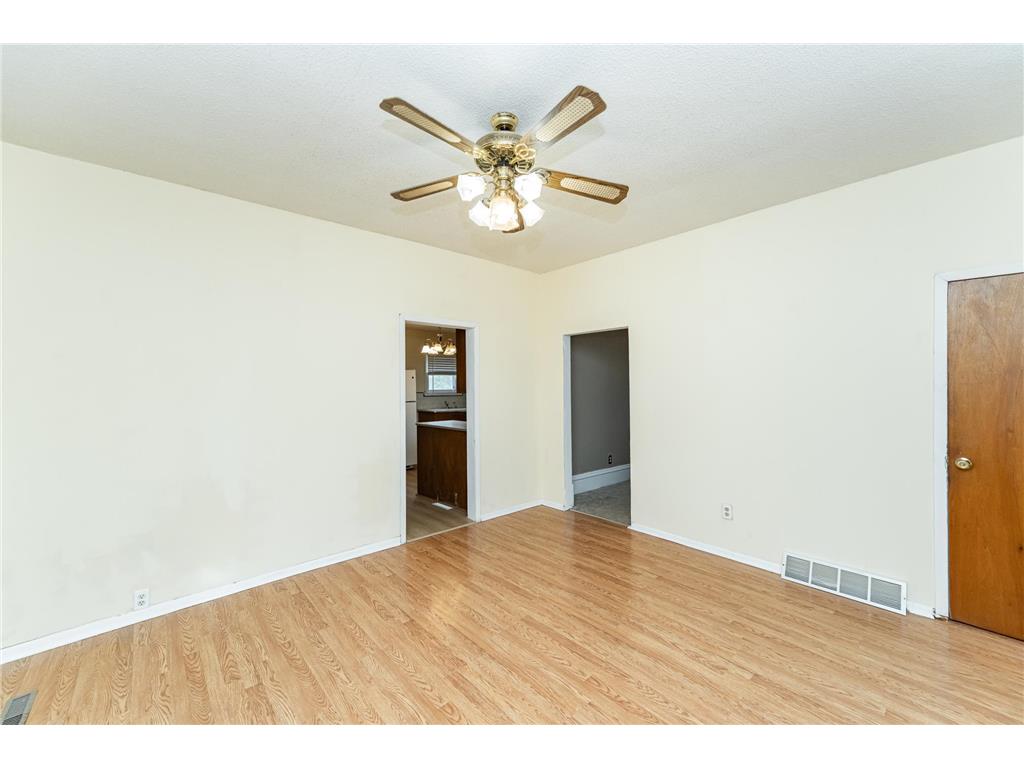 107 4th Avenue NE Dodge Center MN 55927 7055450 image9