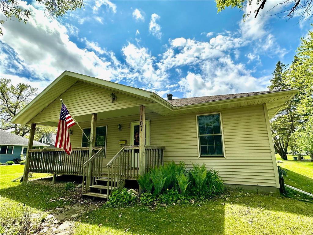107 6th Avenue NE Roseau MN 56751 6540595 image1