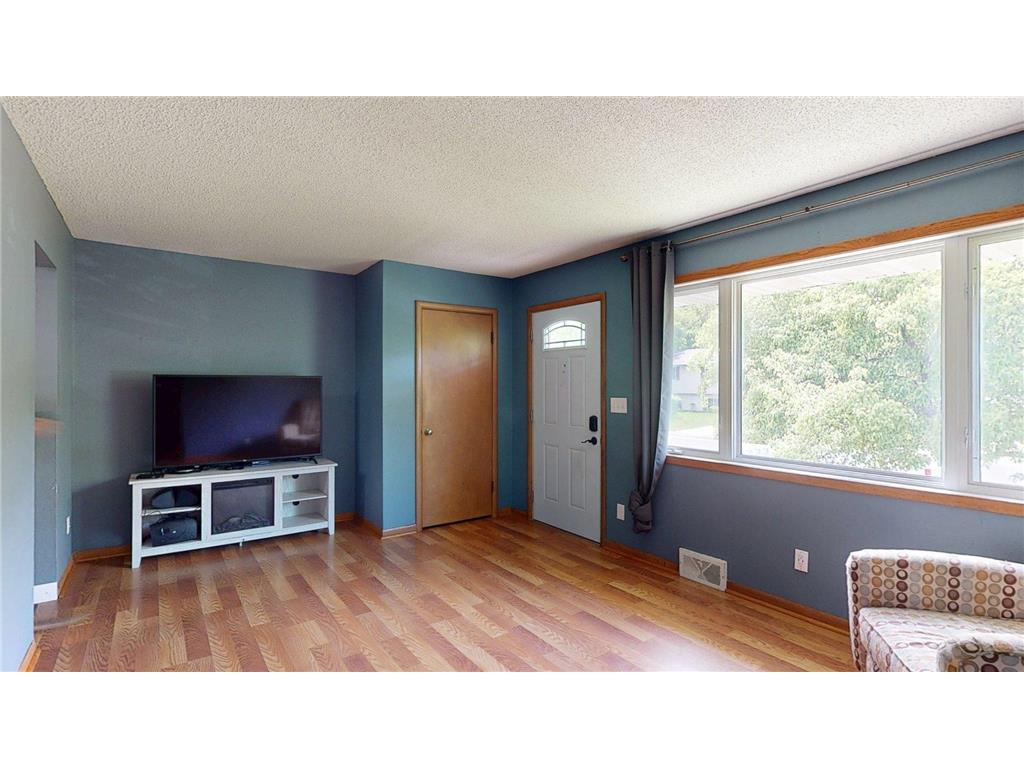 107 9th Avenue NE Dodge Center MN 55927 7075635 image3