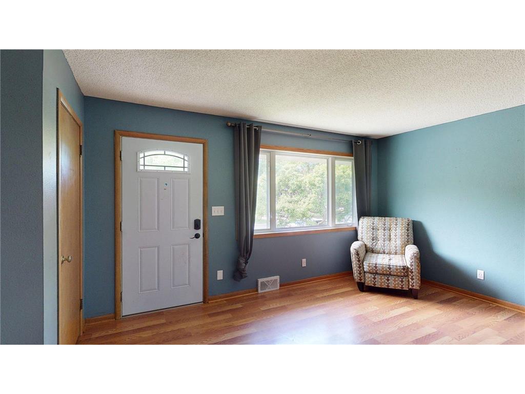 107 9th Avenue NE Dodge Center MN 55927 7075635 image4