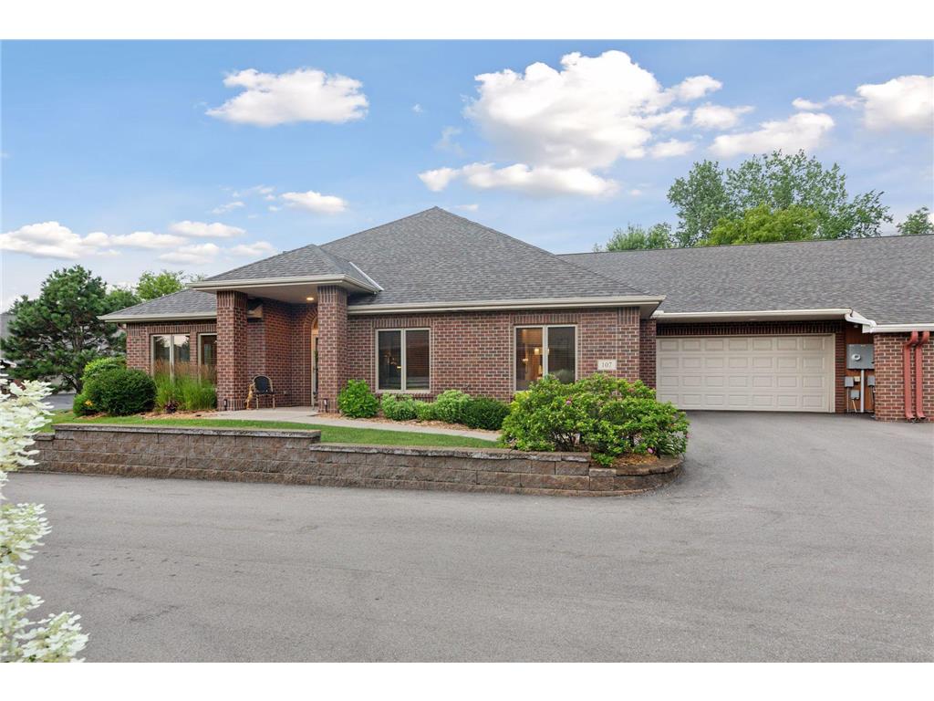 107 Deerwood Court Hudson WI 54016 6568441 image1