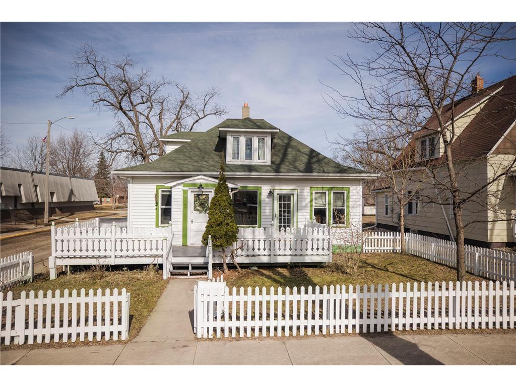 107 E 5th Street Morris MN 56267 7039827 image1