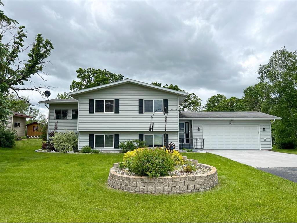 107 Harding Street S Karlstad MN 56732 6551884 image1