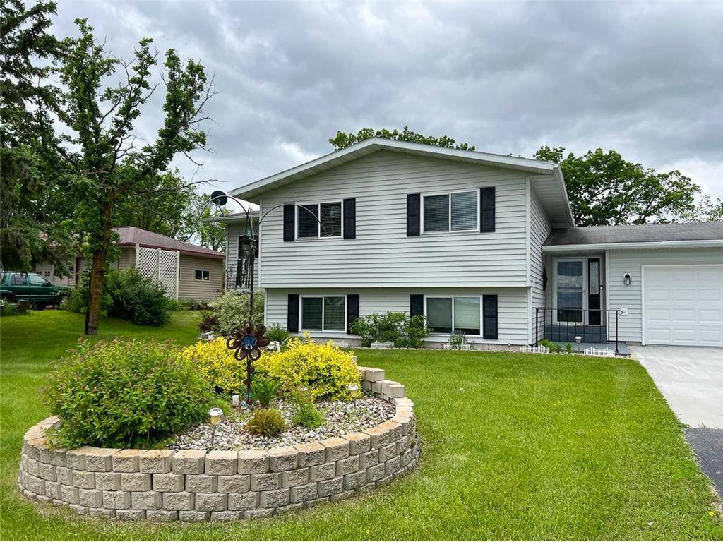 107 Harding Street S Karlstad MN 56732 7018323 image1