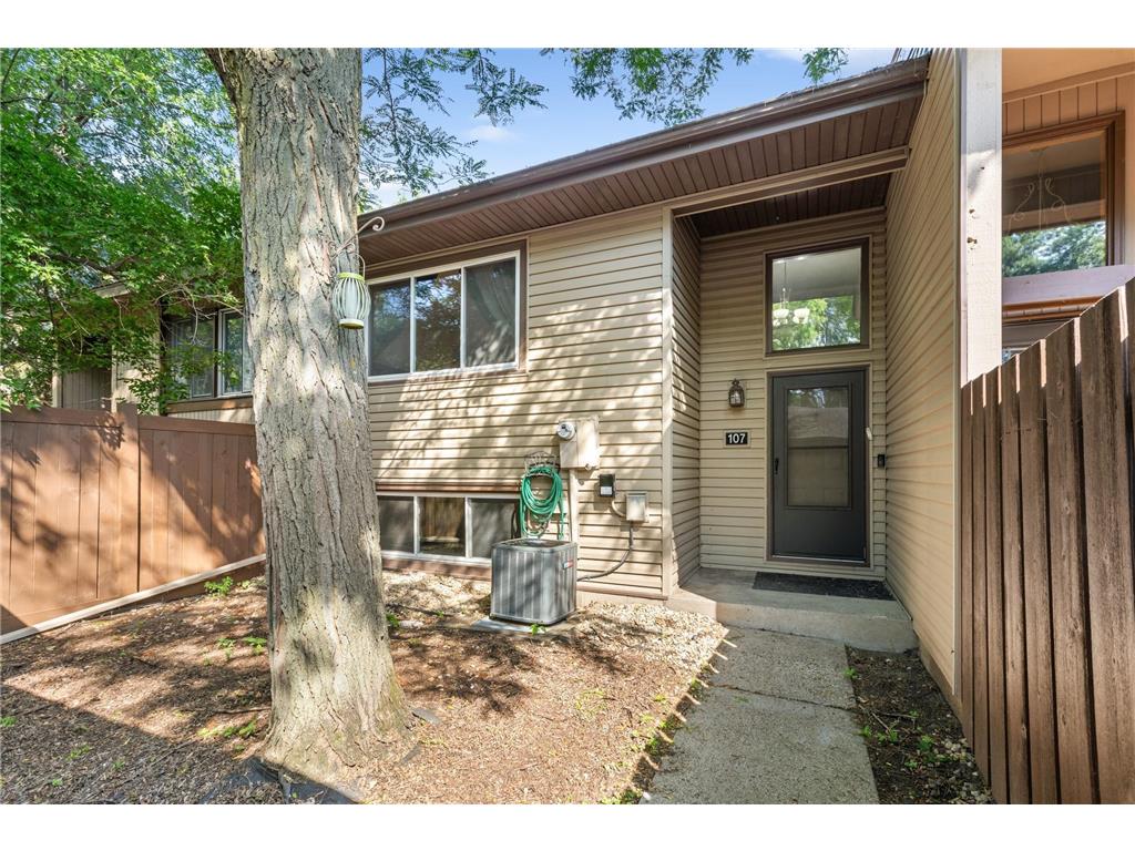 107 River Woods Lane Burnsville MN 55337 6393693 image1