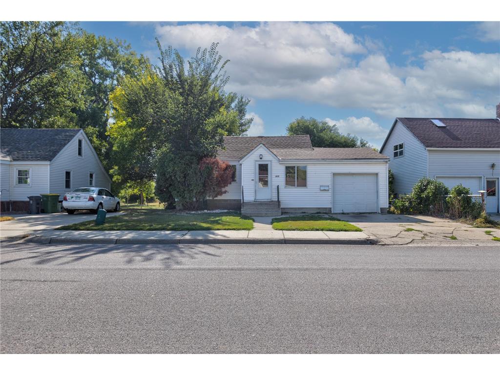 107 S 10th Street Marshall MN 56258 6434519 image1