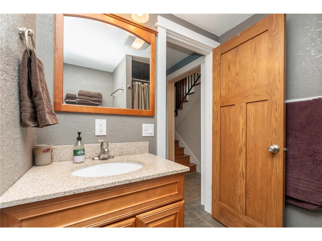 107 S Belmont Drive Mankato MN 56001 7054016 image30