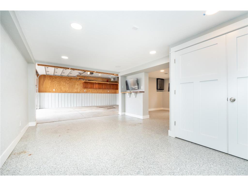 107 S Belmont Drive Mankato MN 56001 7054016 image40