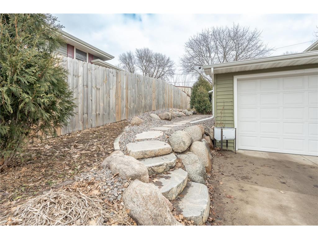 107 S Belmont Drive Mankato MN 56001 7054016 image44