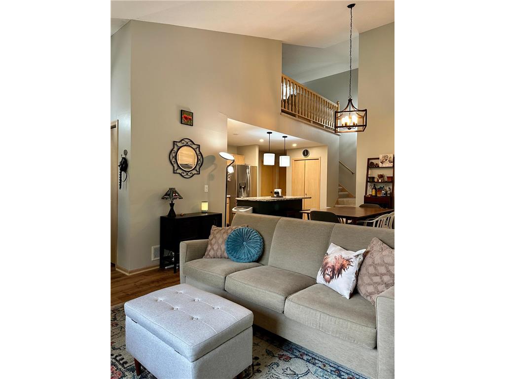 1070 Aston Circle Burnsville MN 55337 6566675 image1