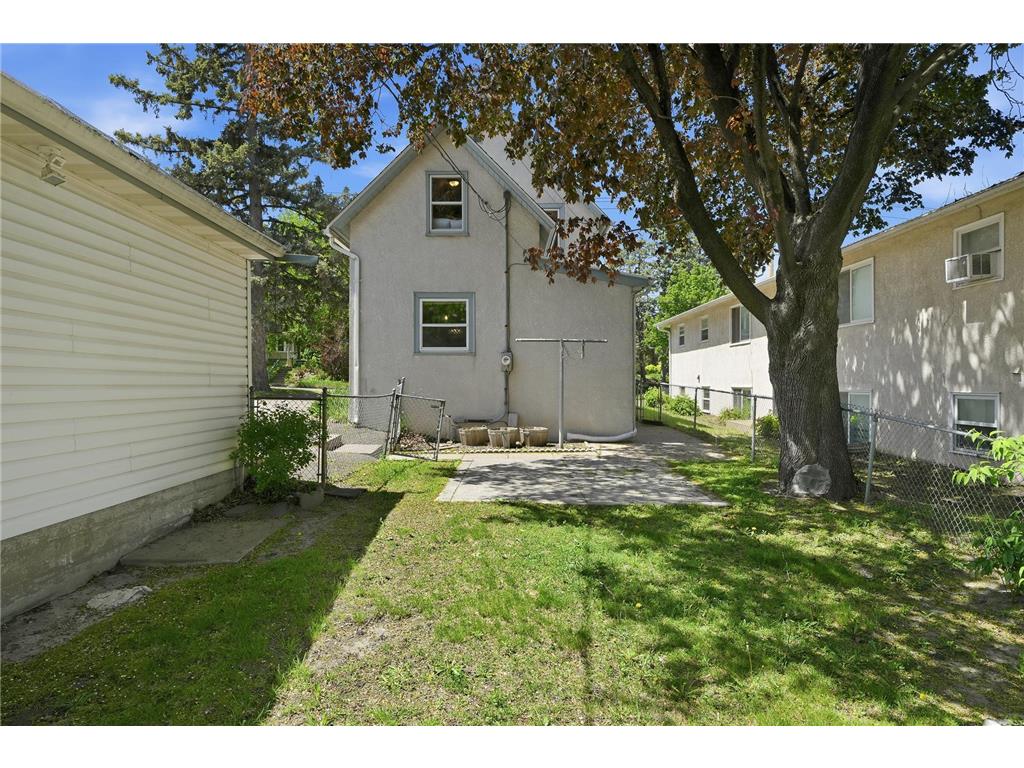 1070 Dale Street N Saint Paul MN 55117 7073050 image11