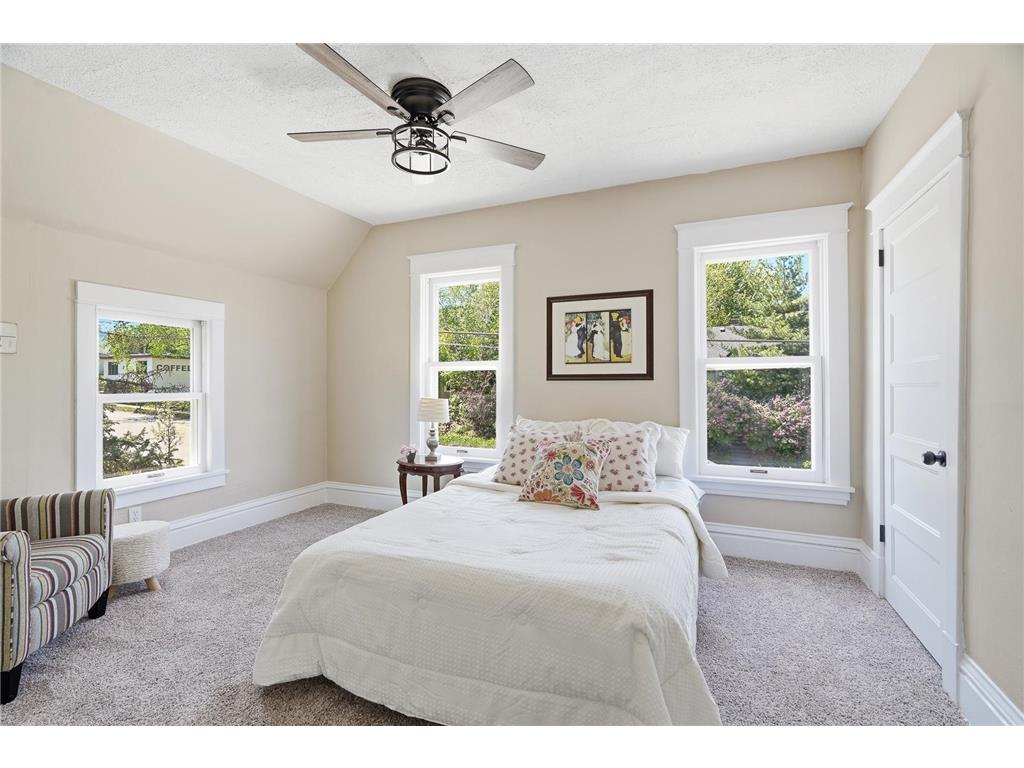 1070 Dale Street N Saint Paul MN 55117 7073050 image26