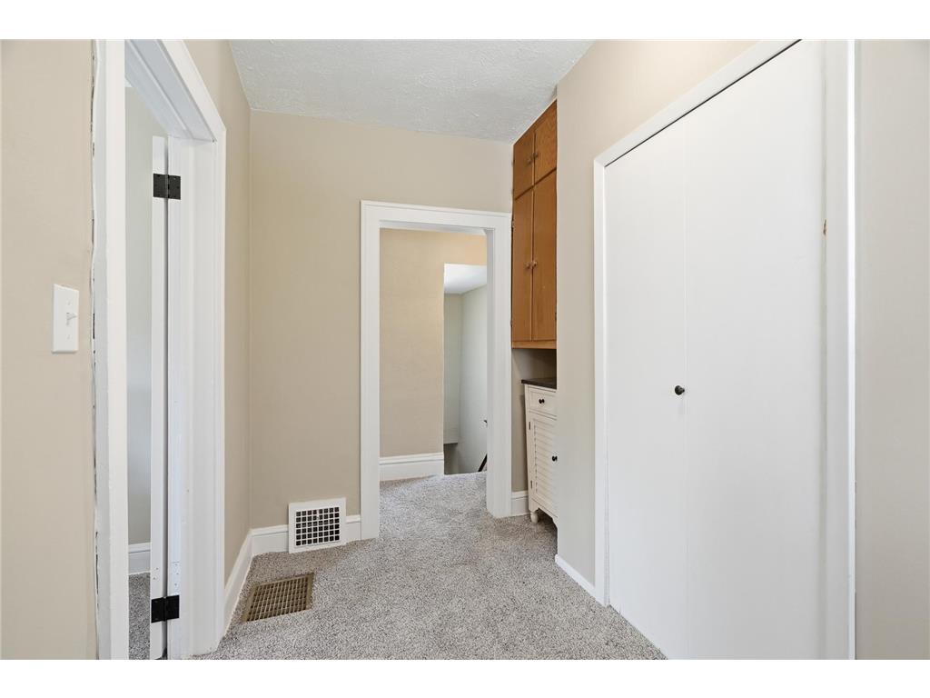 1070 Dale Street N Saint Paul MN 55117 7073050 image30