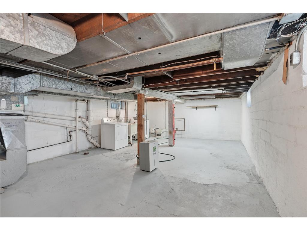 1070 Dale Street N Saint Paul MN 55117 7073050 image37