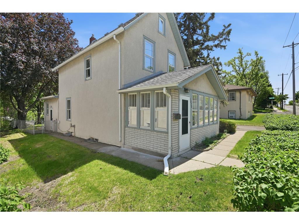 1070 Dale Street N Saint Paul MN 55117 7073050 image4