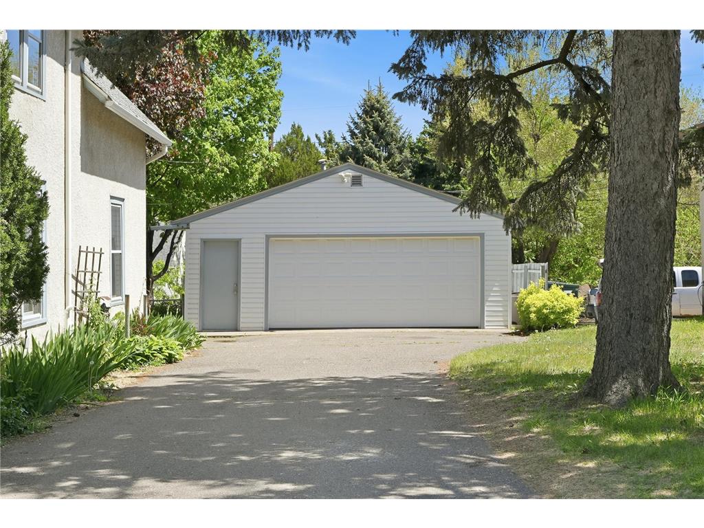 1070 Dale Street N Saint Paul MN 55117 7073050 image6