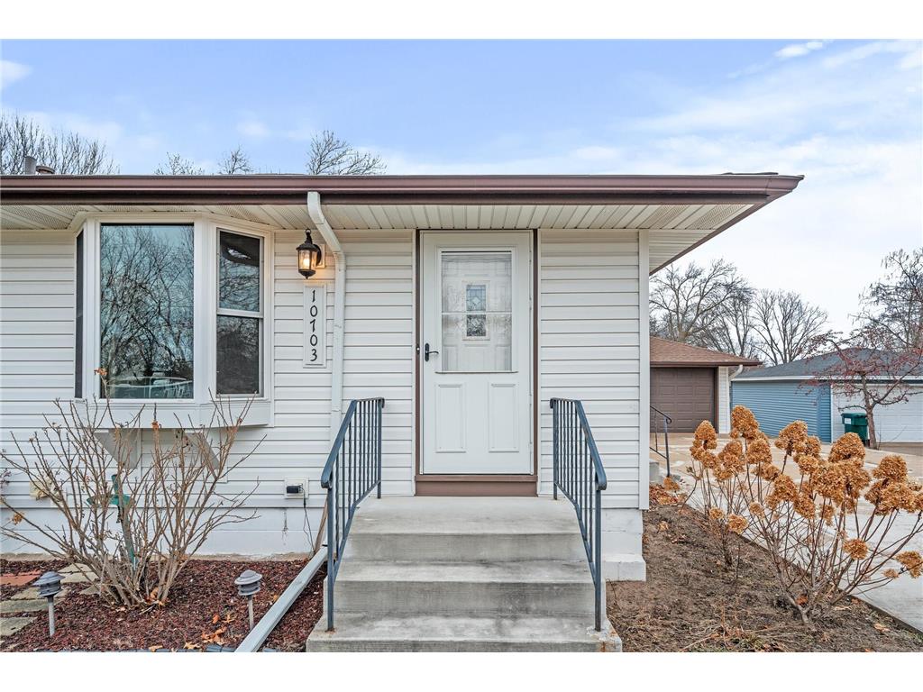 10703 Jefferson Street NE Blaine MN 55434 6440406 image1