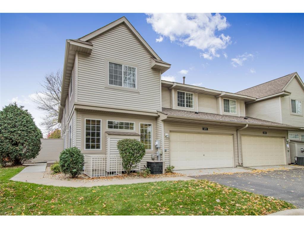 1071 Lovell Lane N Roseville MN 55113 6447555 image1