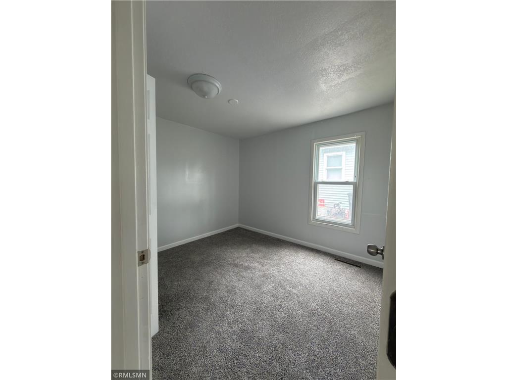 1071 Norton Street Saint Paul MN 55117 7103977 image3