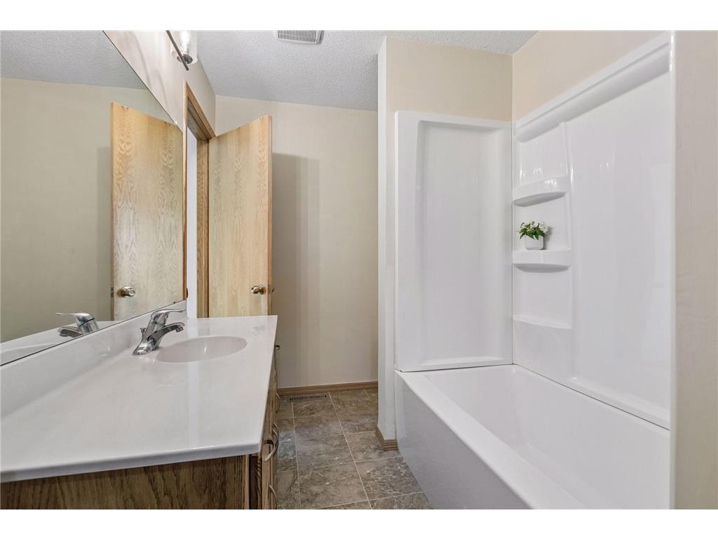 10711 Unity Lane N Brooklyn Park MN 55443 7103310 image17