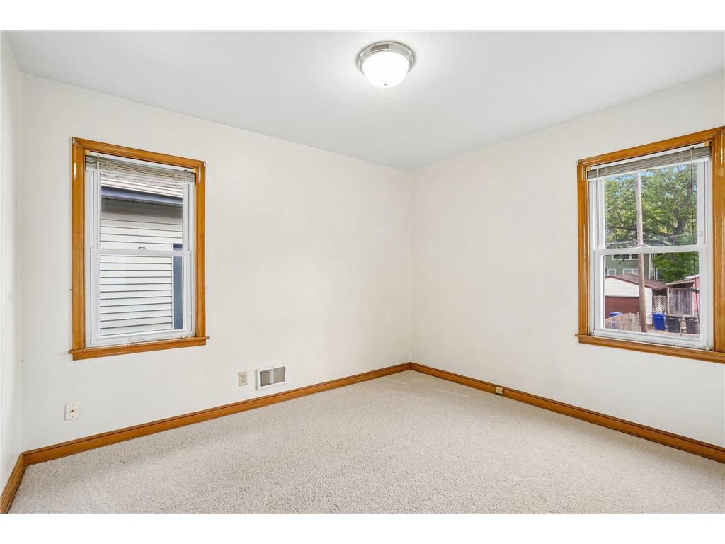 1072 Thomas Avenue Saint Paul MN 55104 7065405 image11