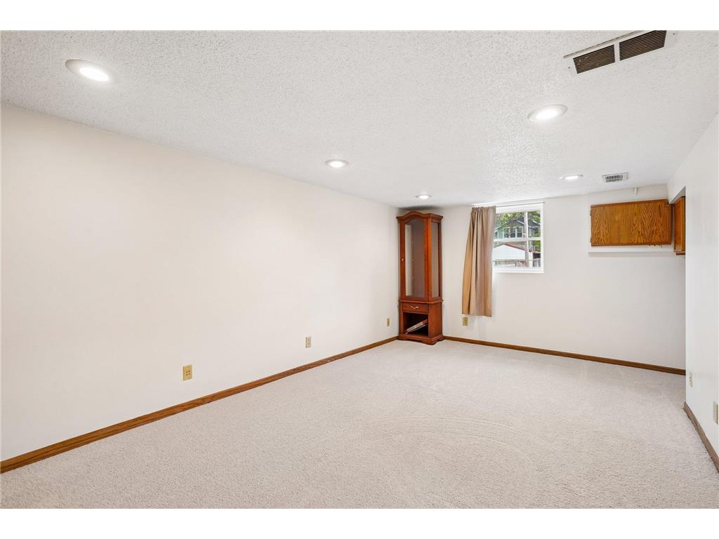 1072 Thomas Avenue Saint Paul MN 55104 7065405 image16