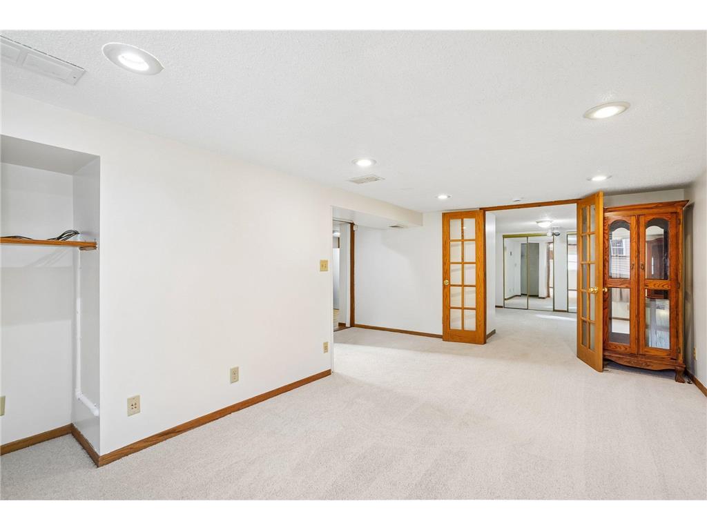 1072 Thomas Avenue Saint Paul MN 55104 7065405 image18