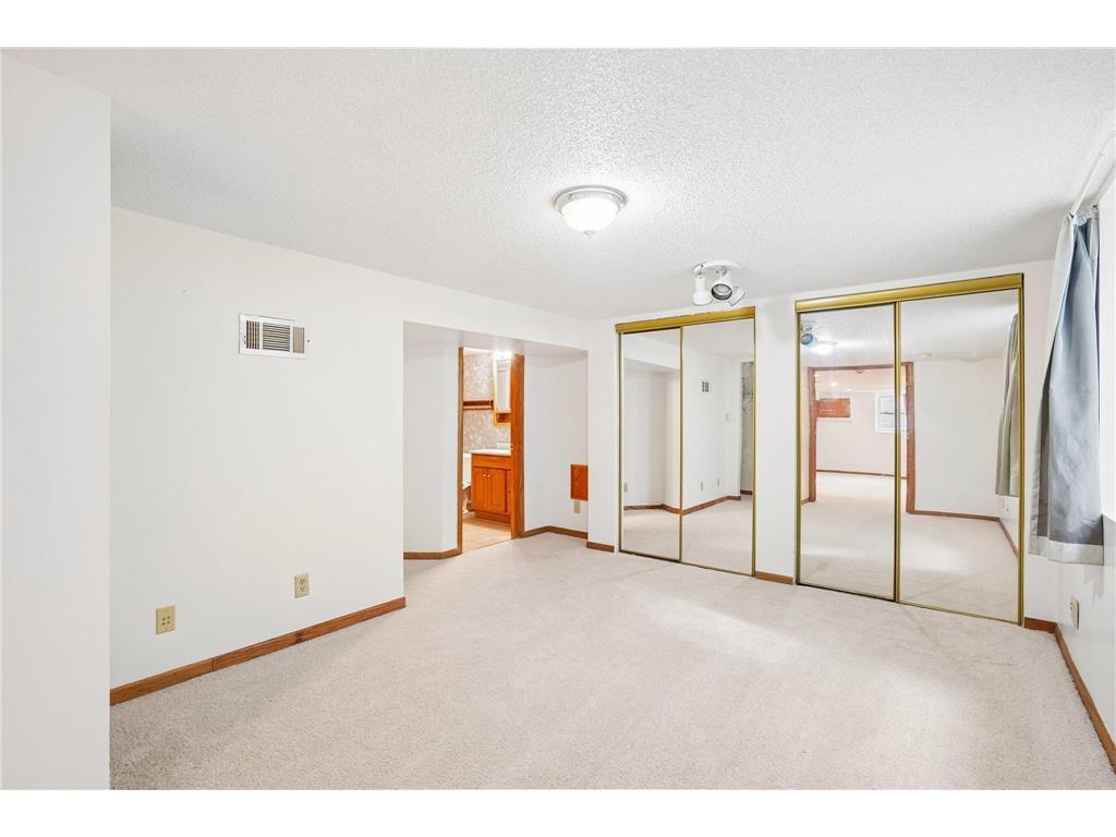 1072 Thomas Avenue Saint Paul MN 55104 7065405 image19