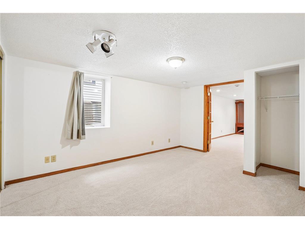 1072 Thomas Avenue Saint Paul MN 55104 7065405 image20