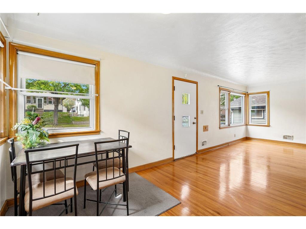 1072 Thomas Avenue Saint Paul MN 55104 7065405 image3