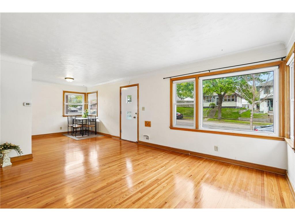 1072 Thomas Avenue Saint Paul MN 55104 7065405 image4