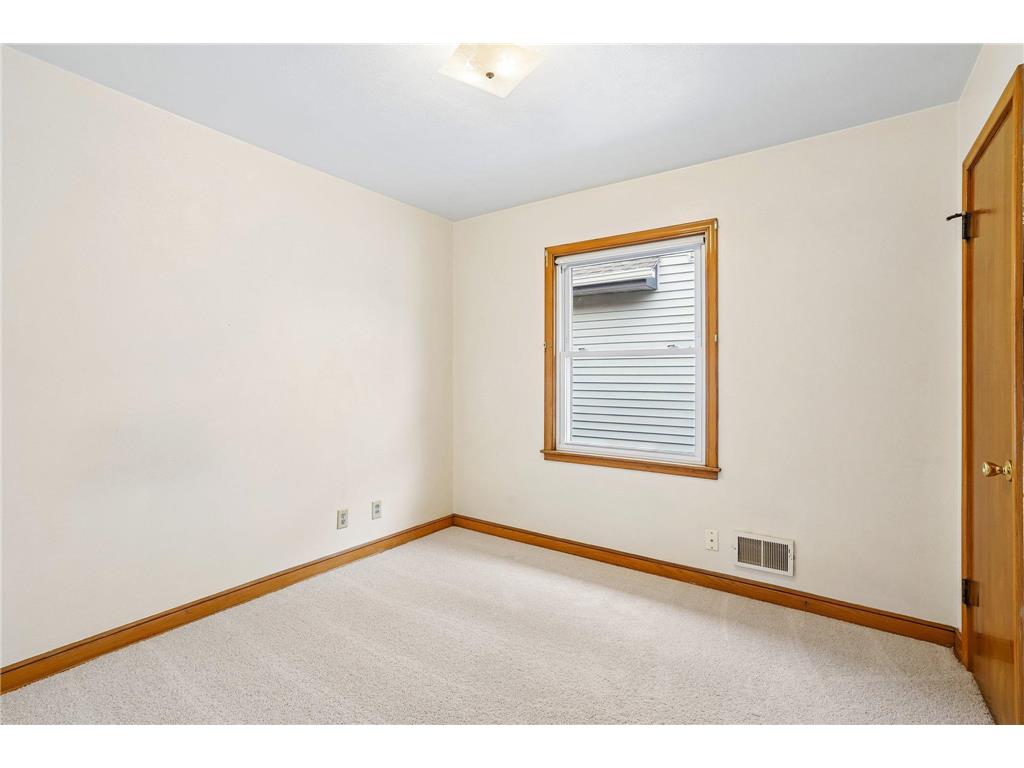 1072 Thomas Avenue Saint Paul MN 55104 7065405 image9