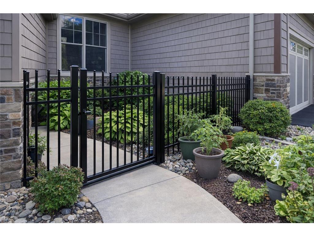 10726 Lyndale Bluffs Trail Bloomington MN 55420 7039360 image10