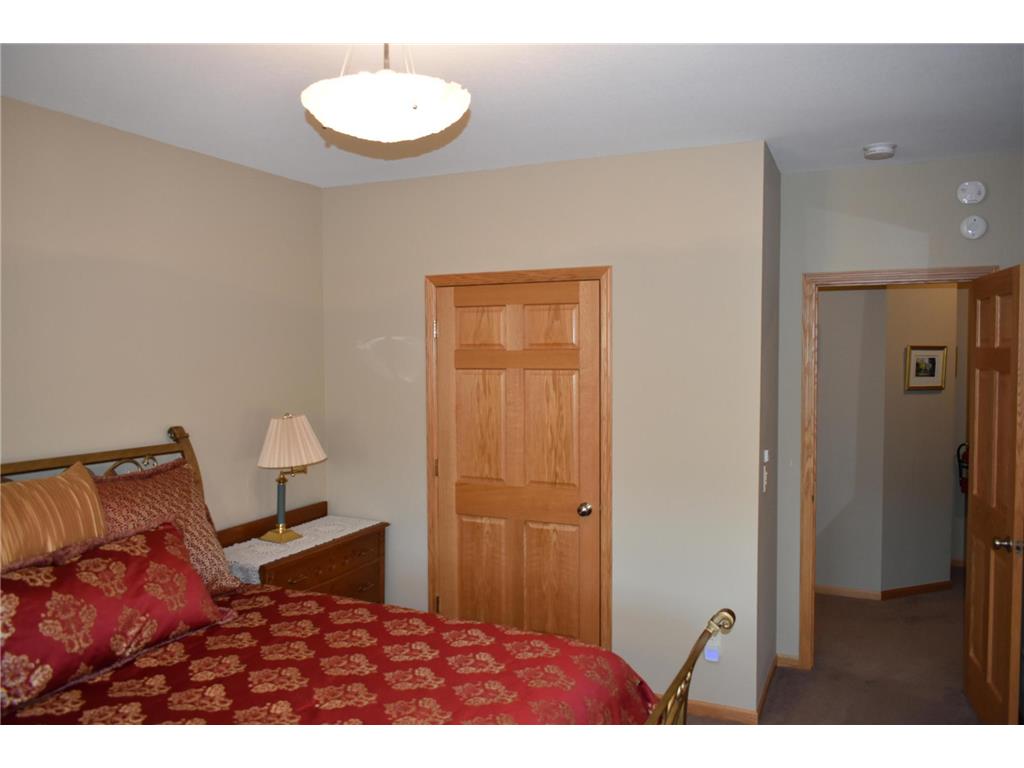 10726 Lyndale Bluffs Trail Bloomington MN 55420 7039360 image36