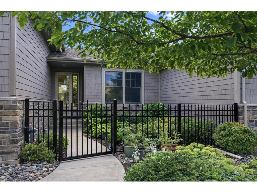 10726 Lyndale Bluffs Trail Bloomington MN 55420 7039360 image9
