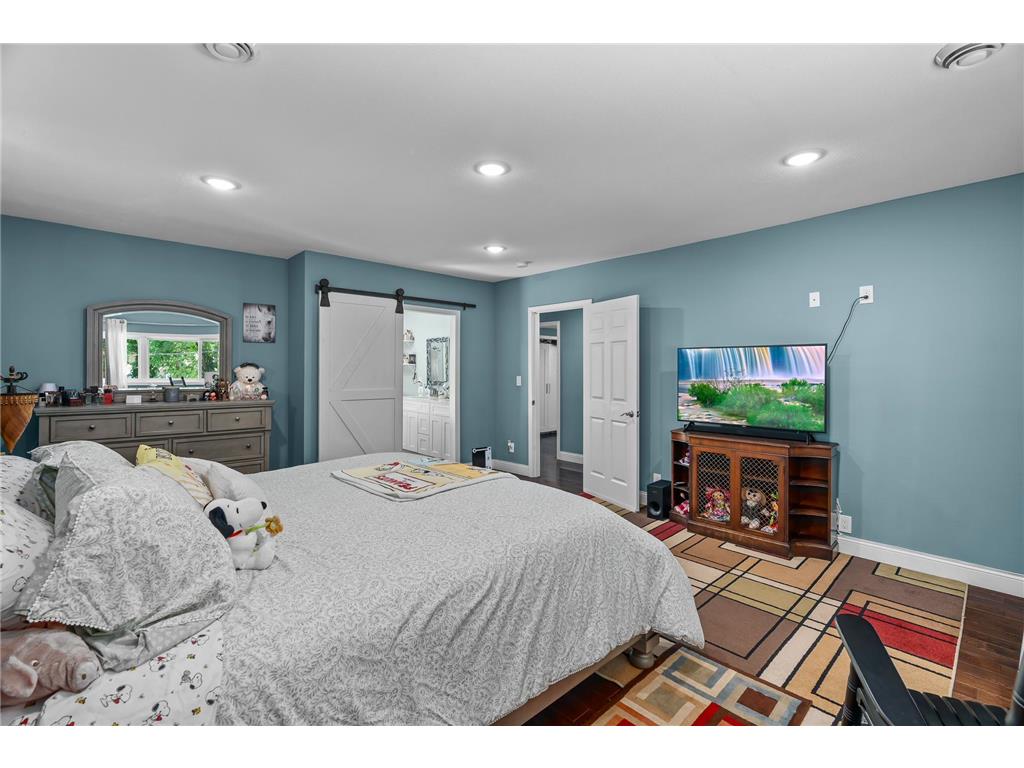 10727 Braewood Circle Bloomington MN 55437 7009466 image38