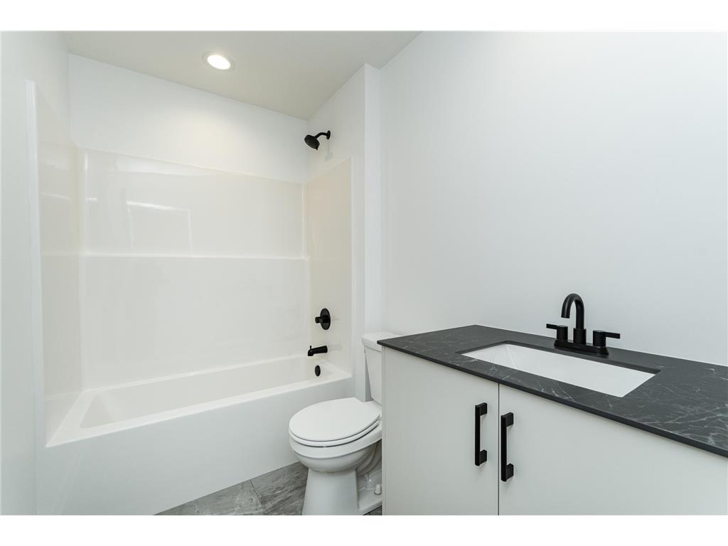 1073 Century Village Lane NE Rochester MN 55906 6807815 image16