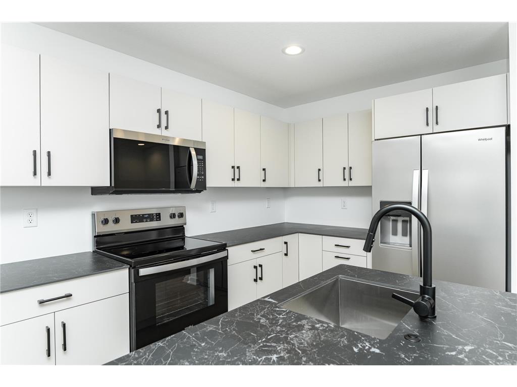 1073 Century Village Lane NE Rochester MN 55906 6807815 image8