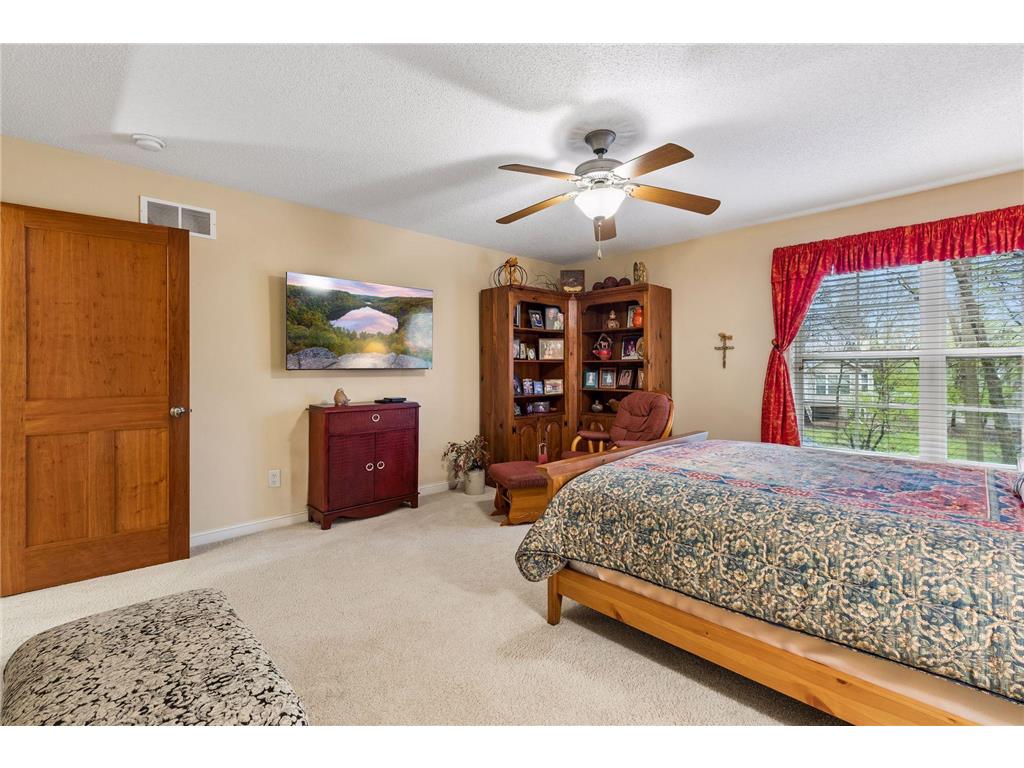 10736 Toledo Lane N Brooklyn Park MN 55443 7060444 image38