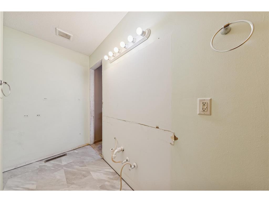 10739 Unity Lane N Brooklyn Park MN 55443 7009190 image19