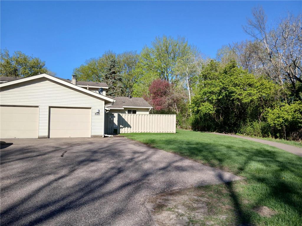 1074 Carmel Court Shoreview MN 55126 7077909 image1