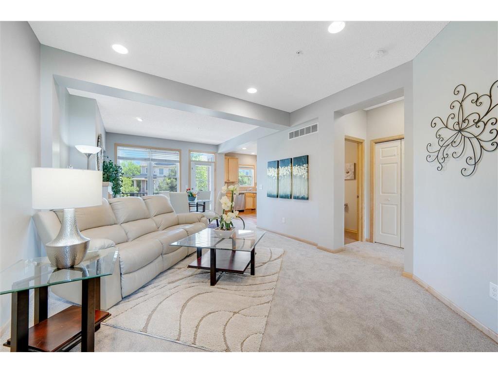 10741 Falling Water Lane #B Woodbury MN 55129 6542435 image1