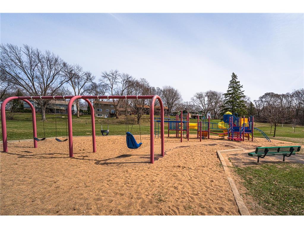 10742 Toledo Court Bloomington MN 55437 7052499 image22