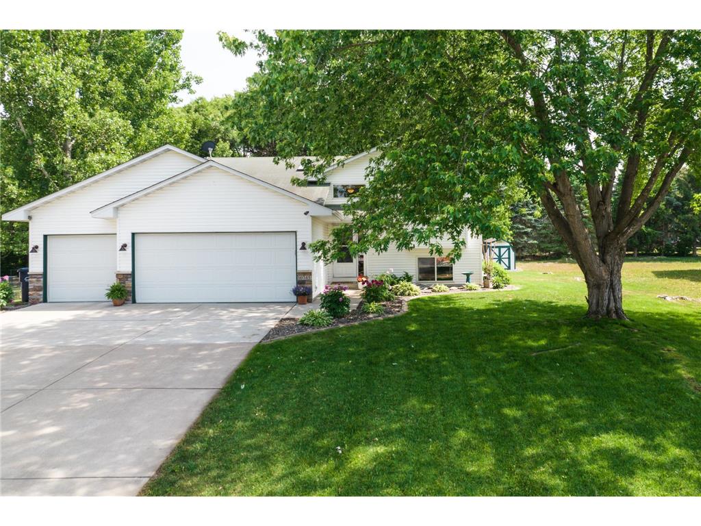 10745 Matthew Drive, Chisago City, MN, 55013 MLS 6387003 Edina Realty